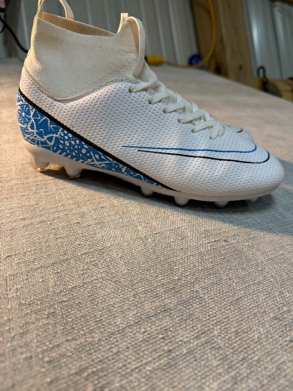 Nike Mercurial Soccer Cleats Size 39